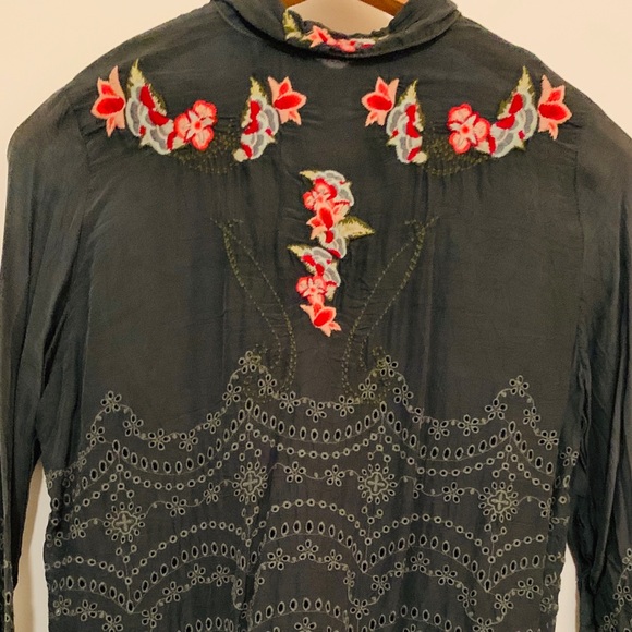 Vintage embroidered blouse with lace detail - Picture 3 of 3